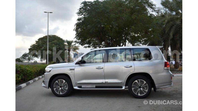 Big with watermark toyota land cruiser uganda import dubai 8555