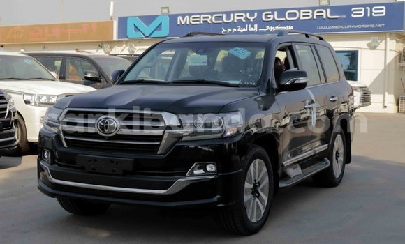 Acheter Import Voiture Toyota Land Cruiser Noir à Import - Dubai, Ouganda Acheter Import Voiture Toyota Land Cruiser Noir à Import - Dubai, Ouganda