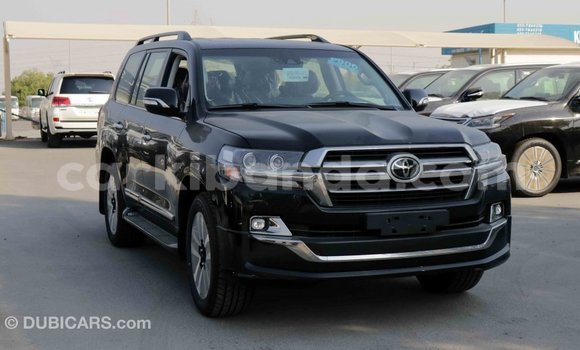 Acheter Import Voiture Toyota Land Cruiser Noir à Import - Dubai, Ouganda Acheter Import Voiture Toyota Land Cruiser Noir à Import - Dubai, Ouganda
