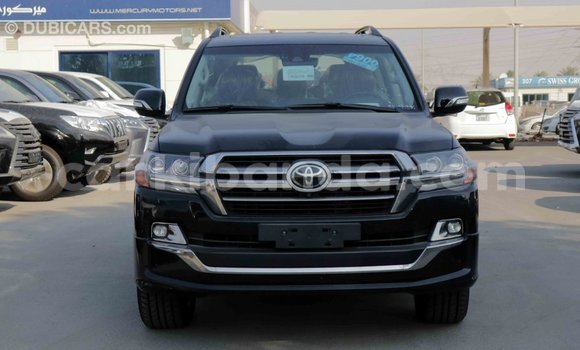 Acheter Import Voiture Toyota Land Cruiser Noir à Import - Dubai, Ouganda Acheter Import Voiture Toyota Land Cruiser Noir à Import - Dubai, Ouganda