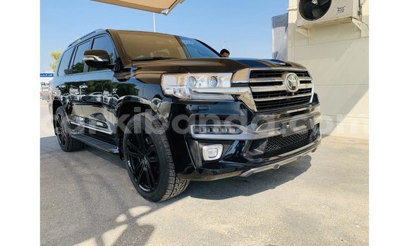 Gura Imported Toyota Land Cruiser Black Imodoka i Import - Dubai mu Uganda Gura Imported Toyota Land Cruiser Black Imodoka i Import - Dubai mu Uganda