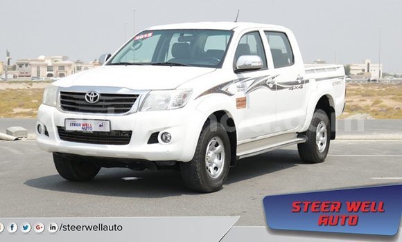 Gura Imported Toyota Hilux White Imodoka i Import - Dubai mu Uganda Gura Imported Toyota Hilux White Imodoka i Import - Dubai mu Uganda