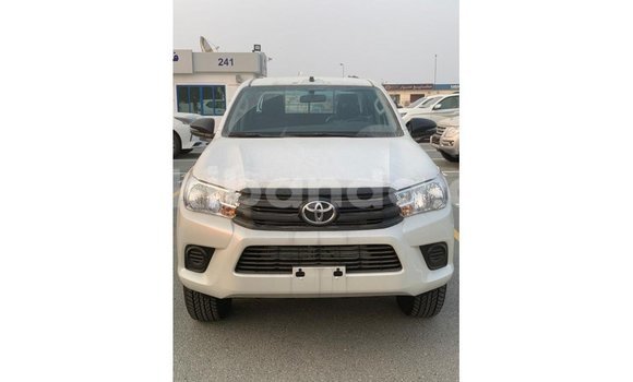 Gura Imported Toyota Hilux White Imodoka i Import - Dubai mu Uganda Gura Imported Toyota Hilux White Imodoka i Import - Dubai mu Uganda