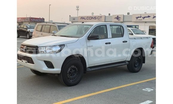 Gura Imported Toyota Hilux White Imodoka i Import - Dubai mu Uganda Gura Imported Toyota Hilux White Imodoka i Import - Dubai mu Uganda