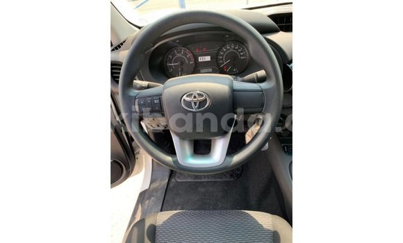 Gura Imported Toyota Hilux White Imodoka i Import - Dubai mu Uganda Gura Imported Toyota Hilux White Imodoka i Import - Dubai mu Uganda
