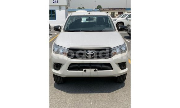 Gura Imported Toyota Hilux White Imodoka i Import - Dubai mu Uganda Gura Imported Toyota Hilux White Imodoka i Import - Dubai mu Uganda