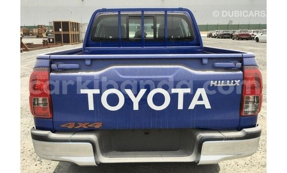 Gura Imported Toyota Hilux Blue Imodoka i Import - Dubai mu Uganda Gura Imported Toyota Hilux Blue Imodoka i Import - Dubai mu Uganda