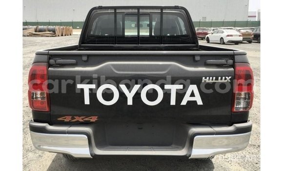 Gura Imported Toyota Hilux Black Imodoka i Import - Dubai mu Uganda Gura Imported Toyota Hilux Black Imodoka i Import - Dubai mu Uganda