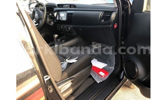 Gura Imported Toyota Hilux Black Imodoka i Import - Dubai mu Uganda Gura Imported Toyota Hilux Black Imodoka i Import - Dubai mu Uganda