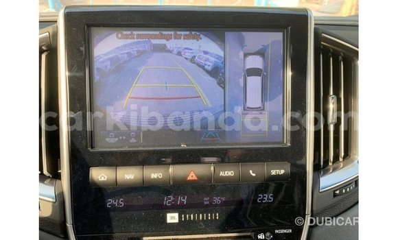Acheter Import Voiture Toyota Land Cruiser Noir à Import - Dubai, Ouganda Acheter Import Voiture Toyota Land Cruiser Noir à Import - Dubai, Ouganda