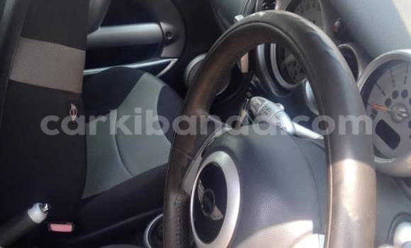 Gura Yakoze MINI Cooper Silver Imodoka i Kampala mu Uganda Gura Yakoze MINI Cooper Silver Imodoka i Kampala mu Uganda