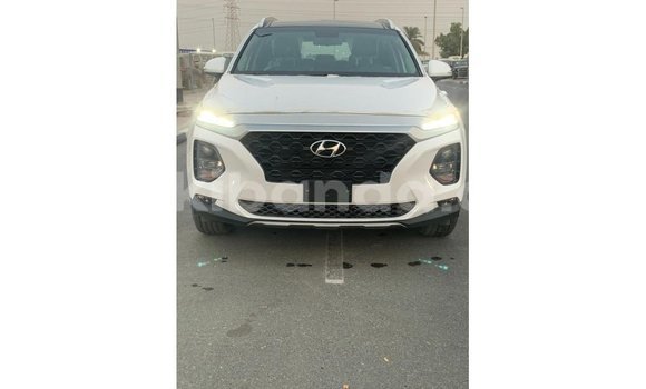 Gura Imported Hyundai Santa Fe White Imodoka i Import - Dubai mu Uganda Gura Imported Hyundai Santa Fe White Imodoka i Import - Dubai mu Uganda