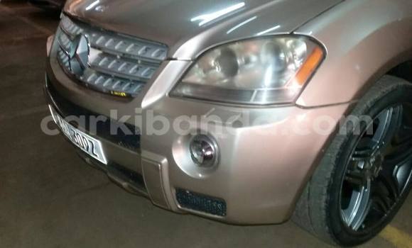 Gura Yakoze Mercedes‒Benz ML–Class Silver Imodoka i Kampala mu Uganda Gura Yakoze Mercedes‒Benz ML–Class Silver Imodoka i Kampala mu Uganda