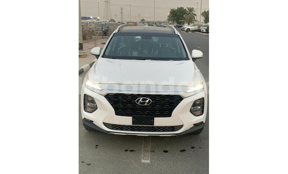 Gura Imported Hyundai Santa Fe White Imodoka i Import - Dubai mu Uganda Gura Imported Hyundai Santa Fe White Imodoka i Import - Dubai mu Uganda