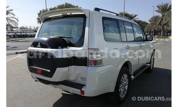 Gura Imported Mitsubishi Pajero White Imodoka i Import - Dubai mu Uganda Gura Imported Mitsubishi Pajero White Imodoka i Import - Dubai mu Uganda