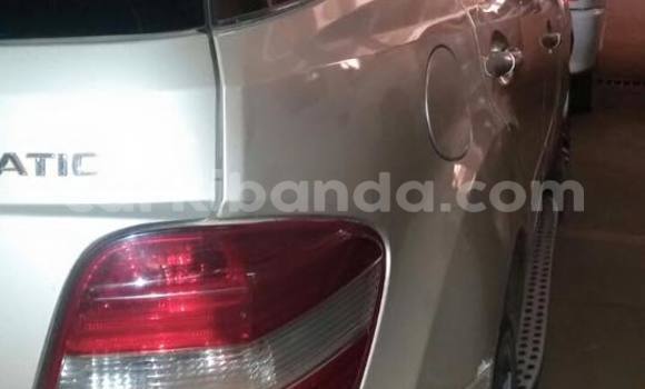 Gura Yakoze Mercedes‒Benz ML–Class Silver Imodoka i Kampala mu Uganda Gura Yakoze Mercedes‒Benz ML–Class Silver Imodoka i Kampala mu Uganda