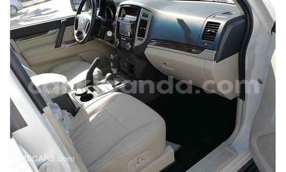 Gura Imported Mitsubishi Pajero White Imodoka i Import - Dubai mu Uganda Gura Imported Mitsubishi Pajero White Imodoka i Import - Dubai mu Uganda