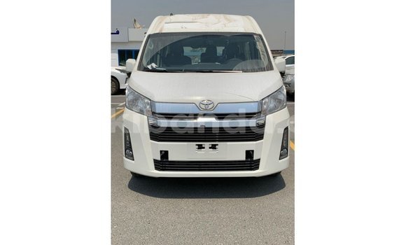 Gura Imported Toyota Hiace White Imodoka i Import - Dubai mu Uganda Gura Imported Toyota Hiace White Imodoka i Import - Dubai mu Uganda