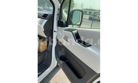 Gura Imported Toyota Hiace White Imodoka i Import - Dubai mu Uganda Gura Imported Toyota Hiace White Imodoka i Import - Dubai mu Uganda