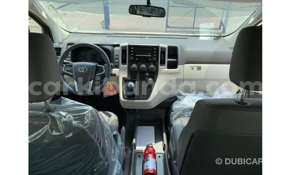 Gura Imported Toyota Hiace White Imodoka i Import - Dubai mu Uganda Gura Imported Toyota Hiace White Imodoka i Import - Dubai mu Uganda