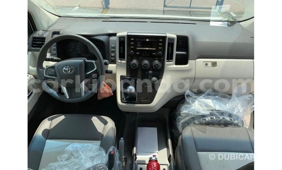 Gura Imported Toyota Hiace White Imodoka i Import - Dubai mu Uganda Gura Imported Toyota Hiace White Imodoka i Import - Dubai mu Uganda