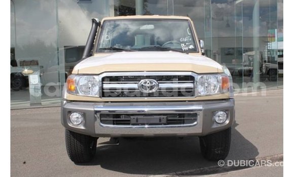 Gura Imported Toyota Land Cruiser Beige Imodoka i Import - Dubai mu Uganda Gura Imported Toyota Land Cruiser Beige Imodoka i Import - Dubai mu Uganda