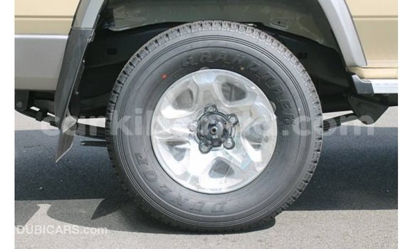 Gura Imported Toyota Land Cruiser Beige Imodoka i Import - Dubai mu Uganda Gura Imported Toyota Land Cruiser Beige Imodoka i Import - Dubai mu Uganda