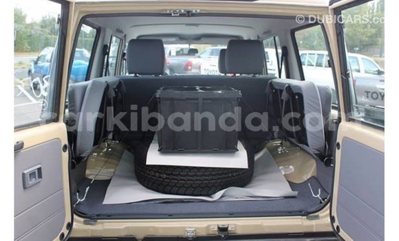 Gura Imported Toyota Land Cruiser Beige Imodoka i Import - Dubai mu Uganda Gura Imported Toyota Land Cruiser Beige Imodoka i Import - Dubai mu Uganda