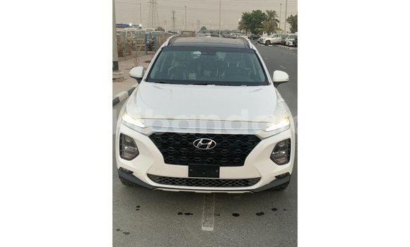 Gura Imported Hyundai Santa Fe White Imodoka i Import - Dubai mu Uganda Gura Imported Hyundai Santa Fe White Imodoka i Import - Dubai mu Uganda