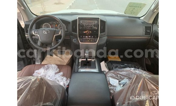 Gura Imported Toyota Land Cruiser Black Imodoka i Import - Dubai mu Uganda Gura Imported Toyota Land Cruiser Black Imodoka i Import - Dubai mu Uganda