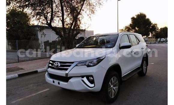 Gura Imported Toyota Fortuner White Imodoka i Import - Dubai mu Uganda Gura Imported Toyota Fortuner White Imodoka i Import - Dubai mu Uganda