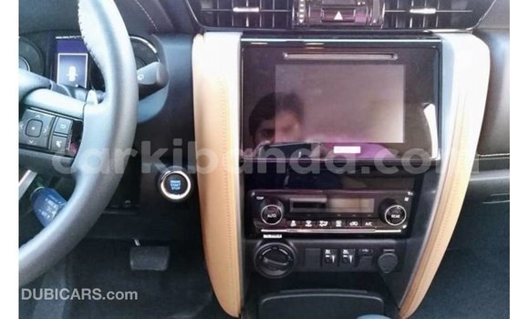 Gura Imported Toyota Fortuner White Imodoka i Import - Dubai mu Uganda Gura Imported Toyota Fortuner White Imodoka i Import - Dubai mu Uganda