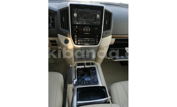 Buy Import Toyota Land Cruiser White Car in Import - Dubai in Uganda Buy Import Toyota Land Cruiser White Car in Import - Dubai in Uganda