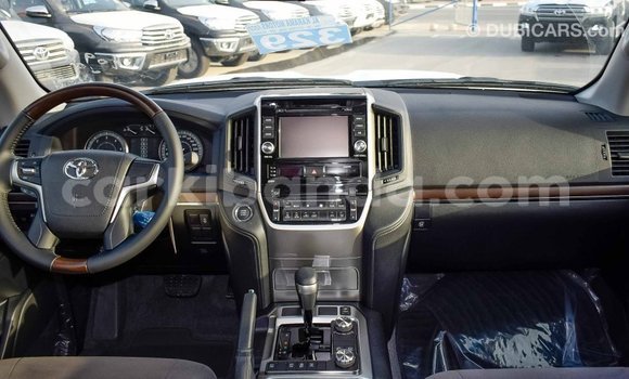 Buy Import Toyota Land Cruiser White Car in Import - Dubai in Uganda Buy Import Toyota Land Cruiser White Car in Import - Dubai in Uganda