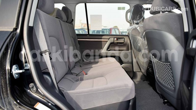 Big with watermark toyota land cruiser uganda import dubai 8613