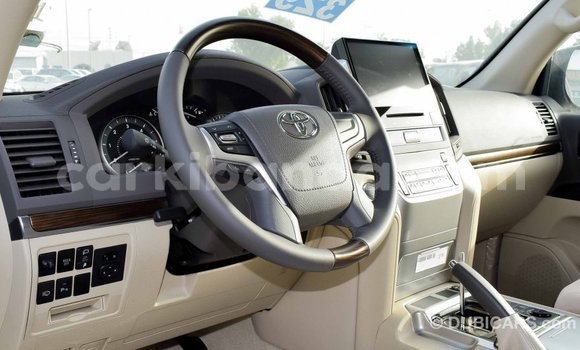 Buy Import Toyota Land Cruiser White Car in Import - Dubai in Uganda Buy Import Toyota Land Cruiser White Car in Import - Dubai in Uganda