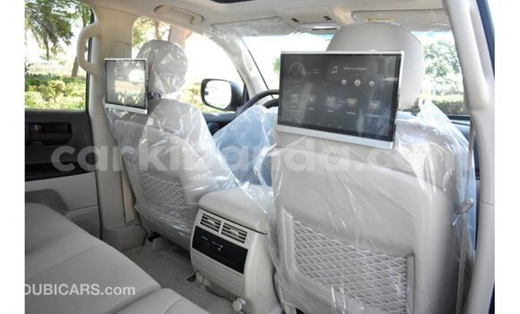 Nunua Imported Toyota Land Cruiser Nyeupe Gari ndani ya Import - Dubai nchini Uganda Nunua Imported Toyota Land Cruiser Nyeupe Gari ndani ya Import - Dubai nchini Uganda