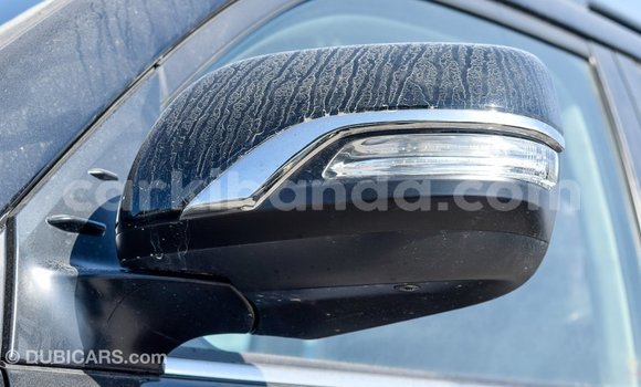 Acheter Import Voiture Toyota Land Cruiser Noir à Import - Dubai, Ouganda Acheter Import Voiture Toyota Land Cruiser Noir à Import - Dubai, Ouganda