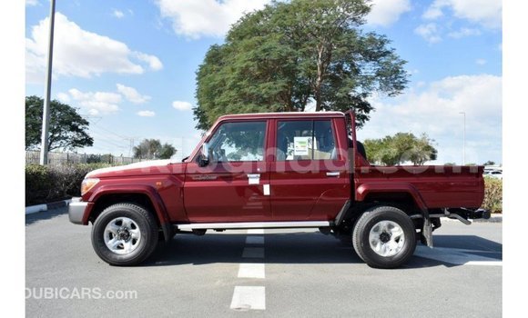Nunua Imported Toyota Land Cruiser Nyekundu Gari ndani ya Import - Dubai nchini Uganda Nunua Imported Toyota Land Cruiser Nyekundu Gari ndani ya Import - Dubai nchini Uganda