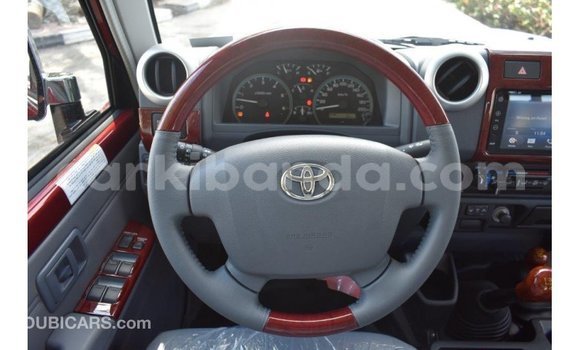 Nunua Imported Toyota Land Cruiser Nyekundu Gari ndani ya Import - Dubai nchini Uganda Nunua Imported Toyota Land Cruiser Nyekundu Gari ndani ya Import - Dubai nchini Uganda