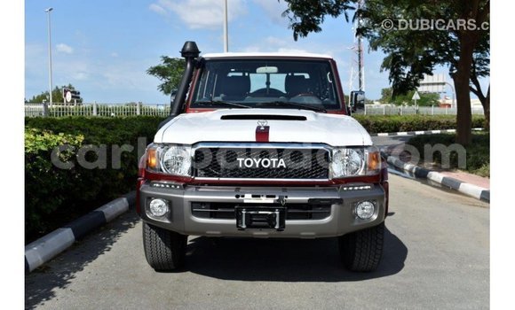 Nunua Imported Toyota Land Cruiser Nyekundu Gari ndani ya Import - Dubai nchini Uganda Nunua Imported Toyota Land Cruiser Nyekundu Gari ndani ya Import - Dubai nchini Uganda