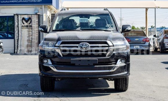 Nunua Imported Toyota Land Cruiser Nyeusi Gari ndani ya Import - Dubai nchini Uganda Nunua Imported Toyota Land Cruiser Nyeusi Gari ndani ya Import - Dubai nchini Uganda