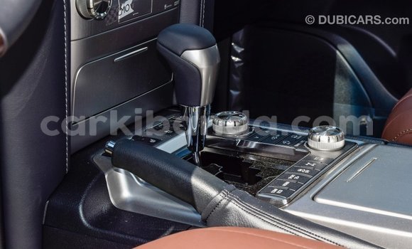 Nunua Imported Toyota Land Cruiser Nyeusi Gari ndani ya Import - Dubai nchini Uganda Nunua Imported Toyota Land Cruiser Nyeusi Gari ndani ya Import - Dubai nchini Uganda