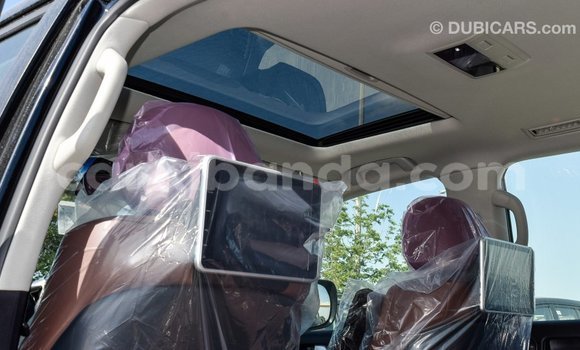 Nunua Imported Toyota Land Cruiser Nyeusi Gari ndani ya Import - Dubai nchini Uganda Nunua Imported Toyota Land Cruiser Nyeusi Gari ndani ya Import - Dubai nchini Uganda
