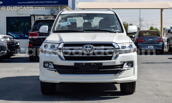 Gura Imported Toyota Land Cruiser White Imodoka i Import - Dubai mu Uganda Gura Imported Toyota Land Cruiser White Imodoka i Import - Dubai mu Uganda