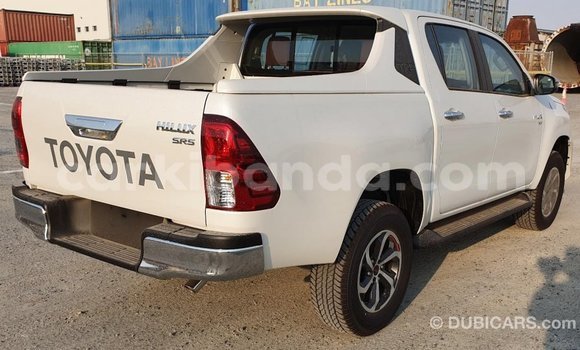 Acheter Import Voiture Toyota Hilux Blanc à Import - Dubai, Ouganda Acheter Import Voiture Toyota Hilux Blanc à Import - Dubai, Ouganda