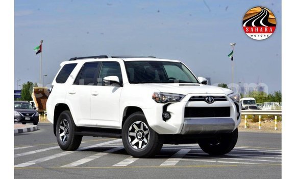 Nunua Imported Toyota 4Runner Nyeupe Gari ndani ya Import - Dubai nchini Uganda Nunua Imported Toyota 4Runner Nyeupe Gari ndani ya Import - Dubai nchini Uganda