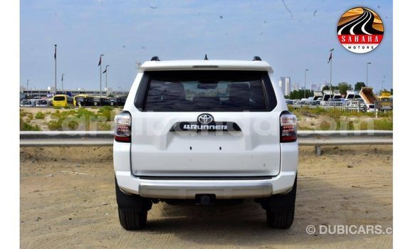 Nunua Imported Toyota 4Runner Nyeupe Gari ndani ya Import - Dubai nchini Uganda Nunua Imported Toyota 4Runner Nyeupe Gari ndani ya Import - Dubai nchini Uganda