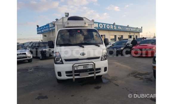 Gura Imported Kia Carens White Imodoka i Import - Dubai mu Uganda Gura Imported Kia Carens White Imodoka i Import - Dubai mu Uganda