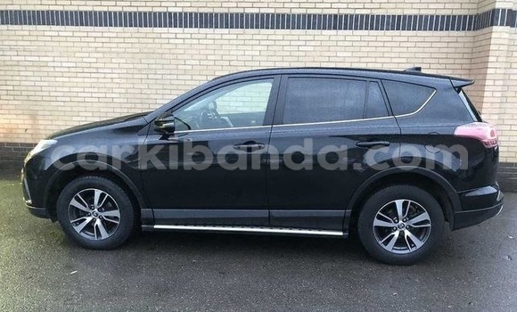 Gura Yakoze Toyota RAV4 Black Imodoka i Kampala mu Uganda Gura Yakoze Toyota RAV4 Black Imodoka i Kampala mu Uganda